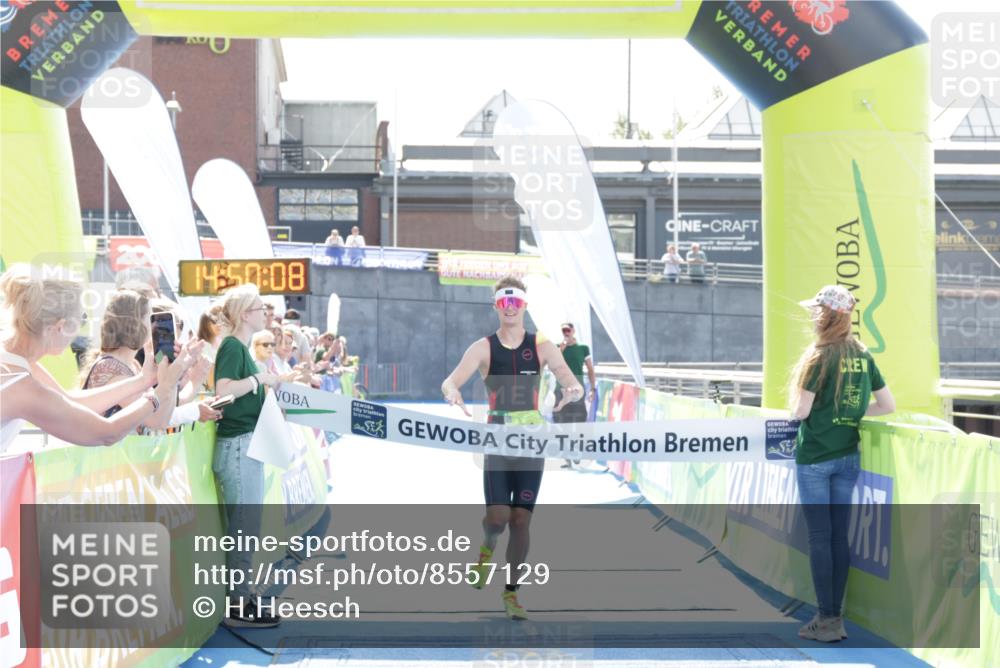 10.08.2025 - GEWOBA Citytriathlon Bremen H.Heesch http://msf.ph/oto/8557129 10.08.2025 14:50:11 Ziel 11 meine-sportfotos.de