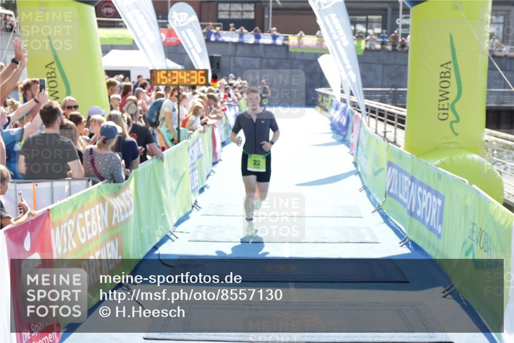 10.08.2025 - GEWOBA Citytriathlon Bremen H.Heesch http://msf.ph/oto/8557130 10.08.2025 15:34:40 Ziel 22 meine-sportfotos.de