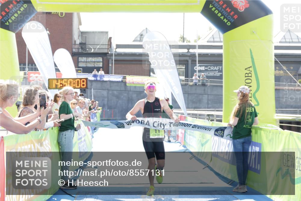 10.08.2025 - GEWOBA Citytriathlon Bremen H.Heesch http://msf.ph/oto/8557131 10.08.2025 14:50:12 Ziel 11 meine-sportfotos.de