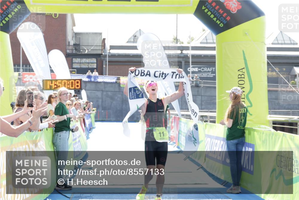 10.08.2025 - GEWOBA Citytriathlon Bremen H.Heesch http://msf.ph/oto/8557133 10.08.2025 14:50:12 Ziel 11 meine-sportfotos.de