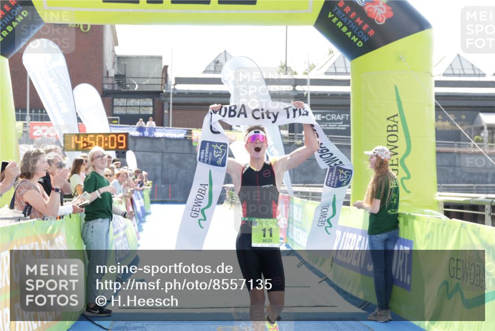 10.08.2025 - GEWOBA Citytriathlon Bremen H.Heesch http://msf.ph/oto/8557135 10.08.2025 14:50:12 Ziel 11 meine-sportfotos.de