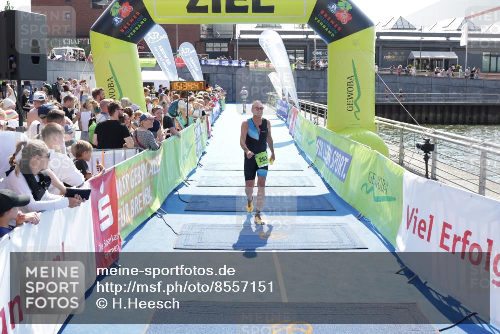10.08.2025 - GEWOBA Citytriathlon Bremen H.Heesch http://msf.ph/oto/8557151 10.08.2025 15:34:51 Ziel 293 meine-sportfotos.de