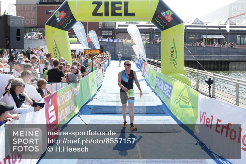 10.08.2025 - GEWOBA Citytriathlon Bremen H.Heesch http://msf.ph/oto/8557157 10.08.2025 15:34:52 Ziel 293 meine-sportfotos.de