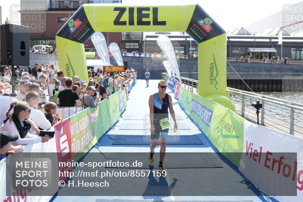 10.08.2025 - GEWOBA Citytriathlon Bremen H.Heesch http://msf.ph/oto/8557159 10.08.2025 15:34:52 Ziel 293 meine-sportfotos.de