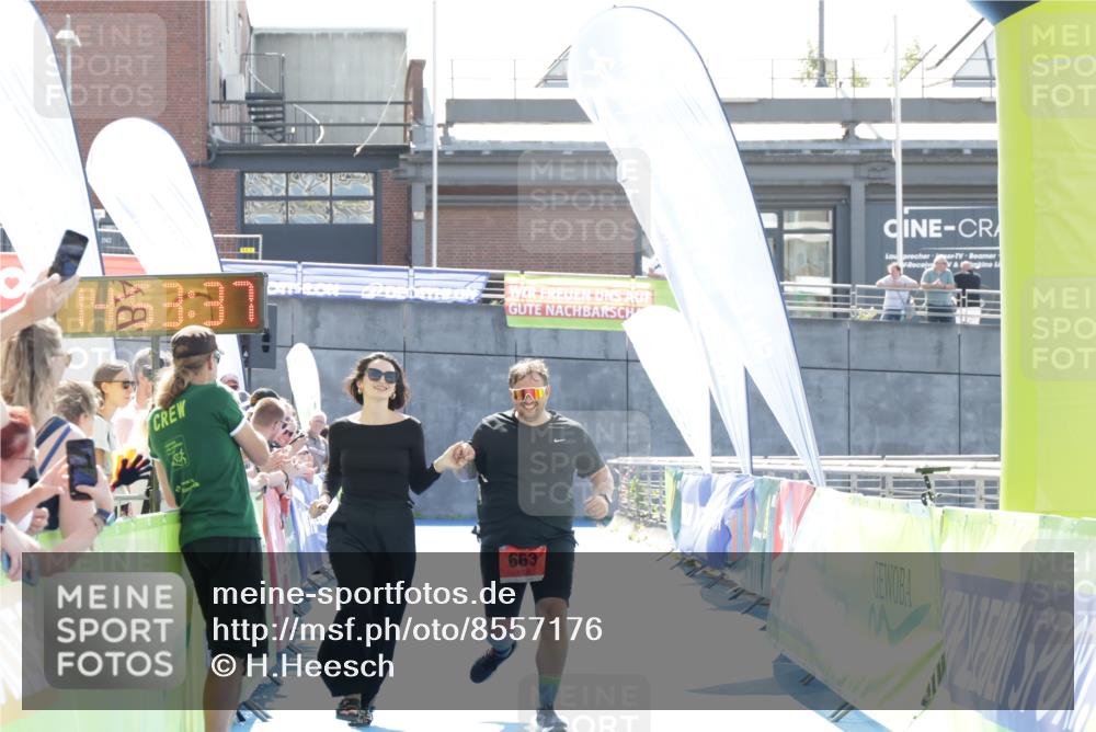 10.08.2025 - GEWOBA Citytriathlon Bremen H.Heesch http://msf.ph/oto/8557176 10.08.2025 14:53:40 Ziel 663 meine-sportfotos.de