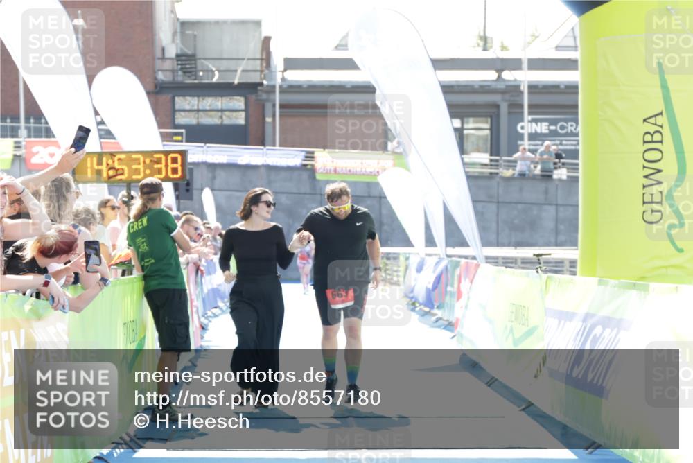 10.08.2025 - GEWOBA Citytriathlon Bremen H.Heesch http://msf.ph/oto/8557180 10.08.2025 14:53:41 Ziel 663 meine-sportfotos.de