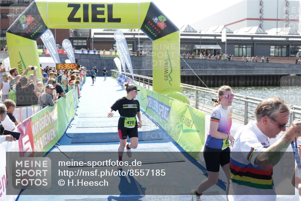 10.08.2025 - GEWOBA Citytriathlon Bremen H.Heesch http://msf.ph/oto/8557185 10.08.2025 15:35:06 Ziel 269, 402, 470 meine-sportfotos.de