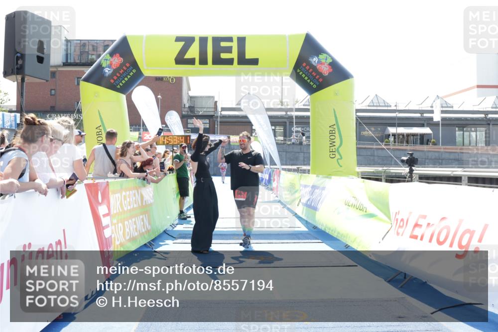 10.08.2025 - GEWOBA Citytriathlon Bremen H.Heesch http://msf.ph/oto/8557194 10.08.2025 14:53:44 Ziel 663 meine-sportfotos.de