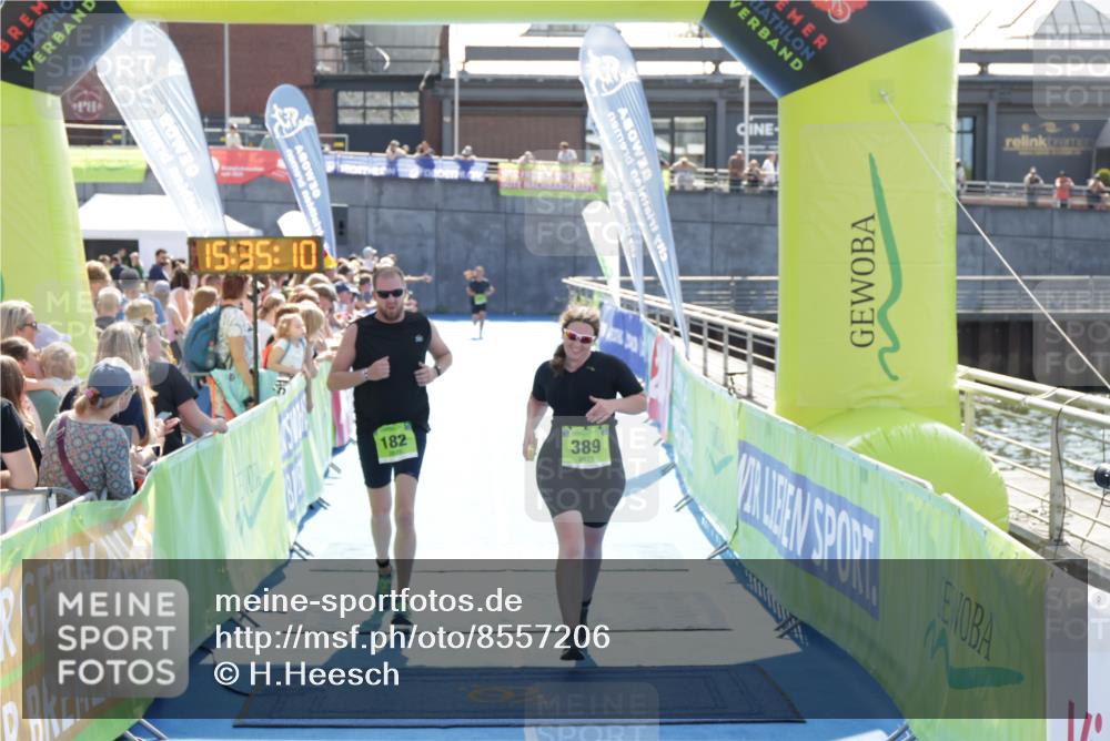 10.08.2025 - GEWOBA Citytriathlon Bremen H.Heesch http://msf.ph/oto/8557206 10.08.2025 15:35:14 Ziel 182, 259, 389 meine-sportfotos.de