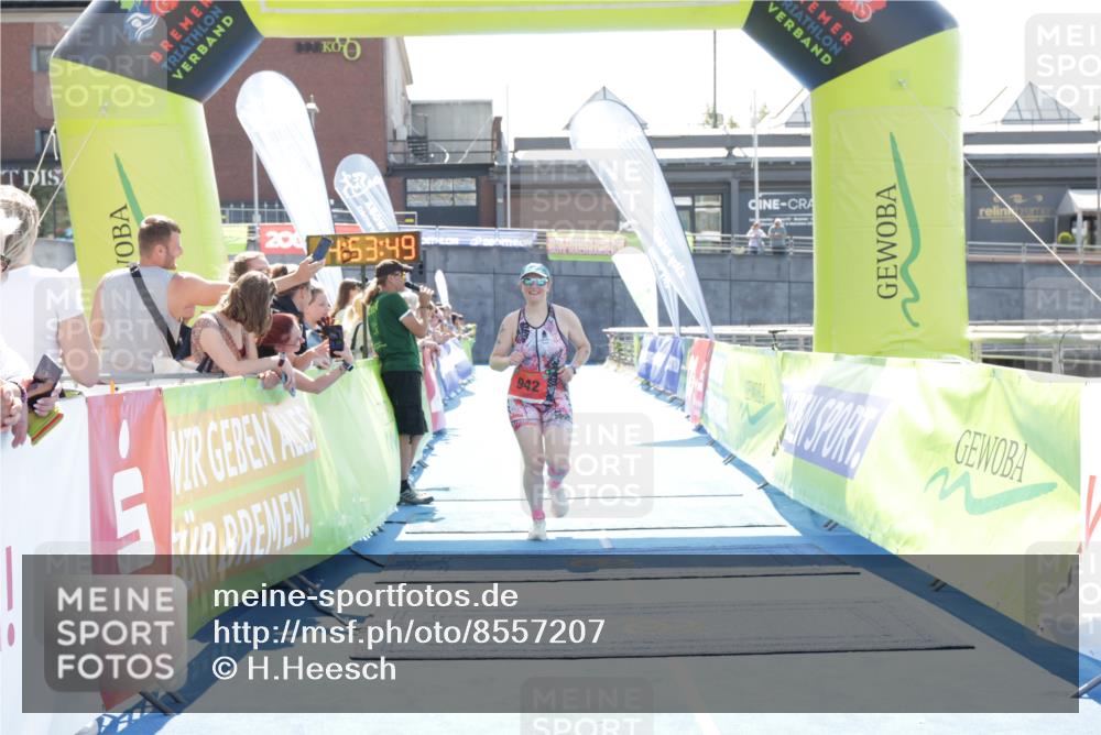 10.08.2025 - GEWOBA Citytriathlon Bremen H.Heesch http://msf.ph/oto/8557207 10.08.2025 14:53:53 Ziel 942 meine-sportfotos.de