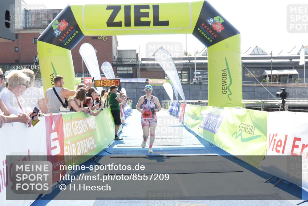 10.08.2025 - GEWOBA Citytriathlon Bremen H.Heesch http://msf.ph/oto/8557209 10.08.2025 14:53:53 Ziel 942 meine-sportfotos.de