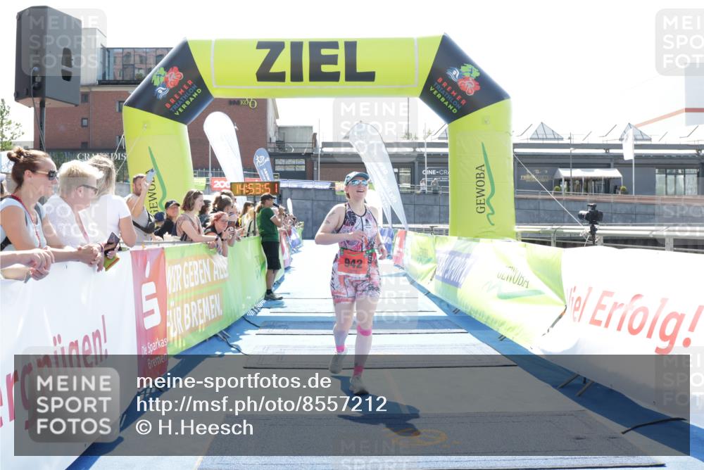 10.08.2025 - GEWOBA Citytriathlon Bremen H.Heesch http://msf.ph/oto/8557212 10.08.2025 14:53:54 Ziel 942 meine-sportfotos.de