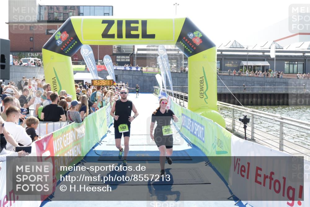 10.08.2025 - GEWOBA Citytriathlon Bremen H.Heesch http://msf.ph/oto/8557213 10.08.2025 15:35:15 Ziel 182, 259, 389 meine-sportfotos.de