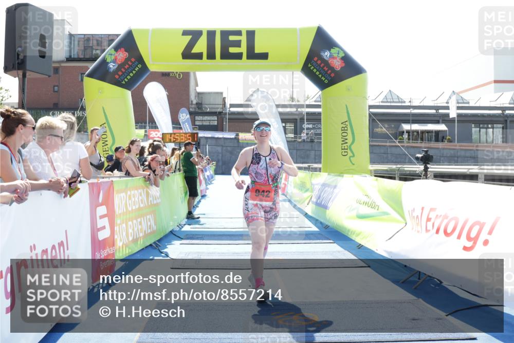10.08.2025 - GEWOBA Citytriathlon Bremen H.Heesch http://msf.ph/oto/8557214 10.08.2025 14:53:55 Ziel 942 meine-sportfotos.de