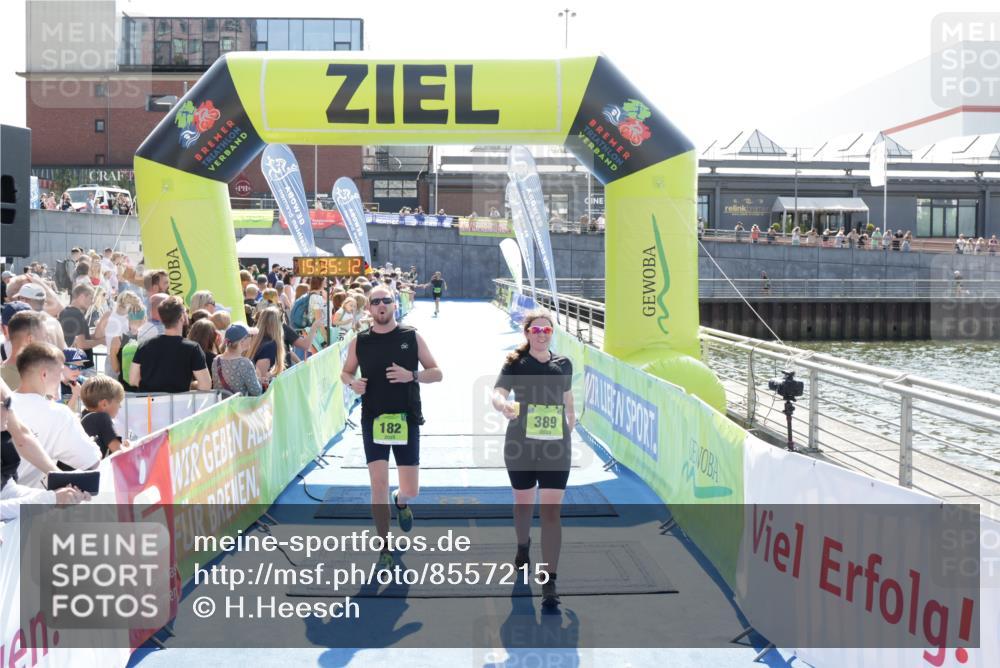 10.08.2025 - GEWOBA Citytriathlon Bremen H.Heesch http://msf.ph/oto/8557215 10.08.2025 15:35:16 Ziel 182, 259, 389 meine-sportfotos.de