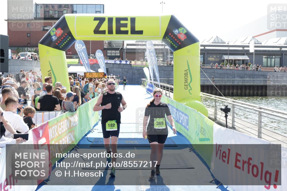 10.08.2025 - GEWOBA Citytriathlon Bremen H.Heesch http://msf.ph/oto/8557217 10.08.2025 15:35:16 Ziel 182, 259, 389 meine-sportfotos.de
