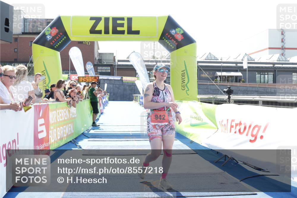 10.08.2025 - GEWOBA Citytriathlon Bremen H.Heesch http://msf.ph/oto/8557218 10.08.2025 14:53:55 Ziel 942 meine-sportfotos.de