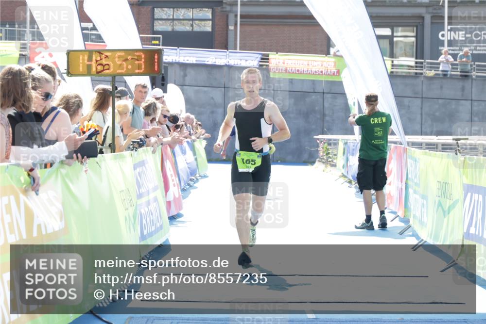 10.08.2025 - GEWOBA Citytriathlon Bremen H.Heesch http://msf.ph/oto/8557235 10.08.2025 14:55:35 Ziel 165, 905 meine-sportfotos.de