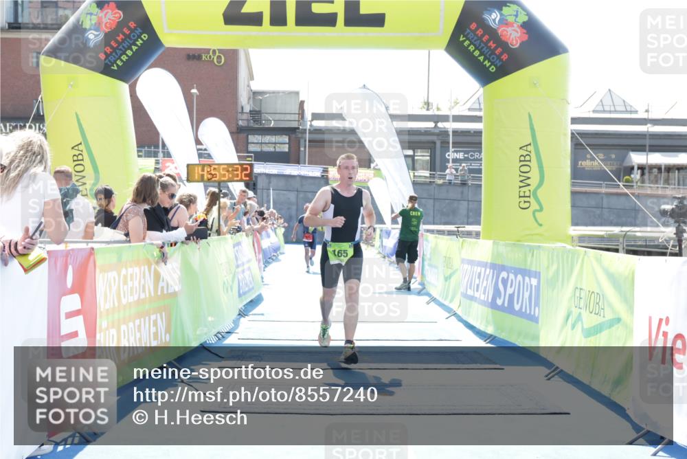 10.08.2025 - GEWOBA Citytriathlon Bremen H.Heesch http://msf.ph/oto/8557240 10.08.2025 14:55:35 Ziel 165, 905 meine-sportfotos.de