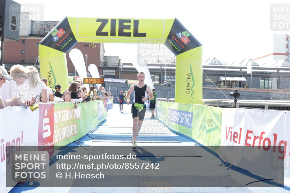 10.08.2025 - GEWOBA Citytriathlon Bremen H.Heesch http://msf.ph/oto/8557242 10.08.2025 14:55:36 Ziel 165, 905 meine-sportfotos.de