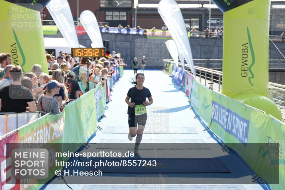 10.08.2025 - GEWOBA Citytriathlon Bremen H.Heesch http://msf.ph/oto/8557243 10.08.2025 15:35:25 Ziel 416 meine-sportfotos.de