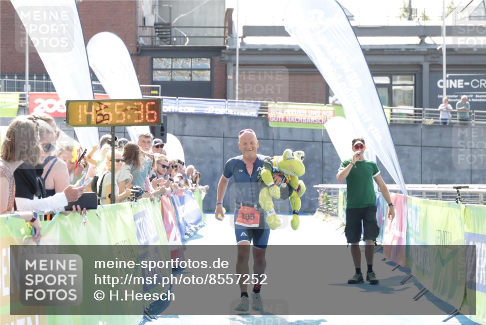 10.08.2025 - GEWOBA Citytriathlon Bremen H.Heesch http://msf.ph/oto/8557252 10.08.2025 14:55:40 Ziel 165, 905 meine-sportfotos.de