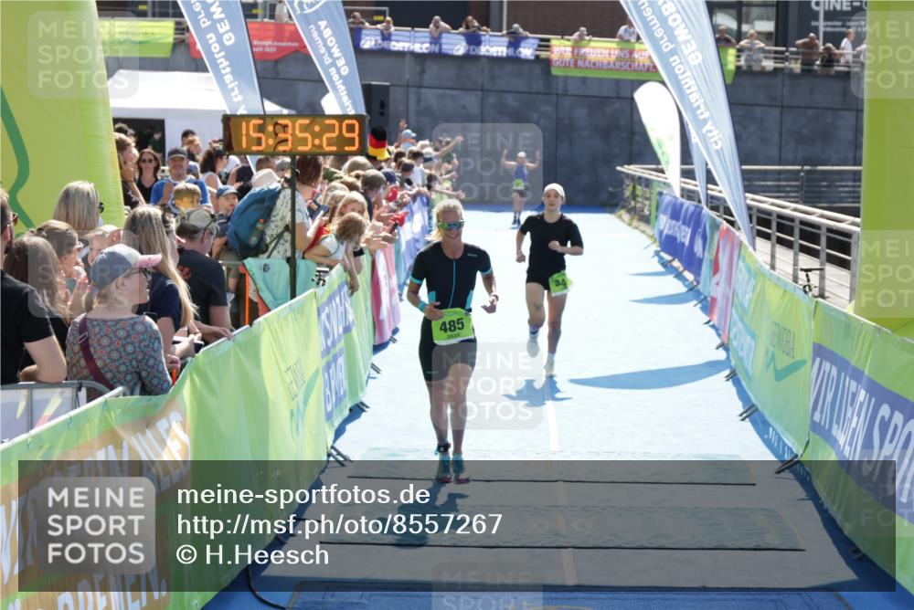 10.08.2025 - GEWOBA Citytriathlon Bremen H.Heesch http://msf.ph/oto/8557267 10.08.2025 15:35:32 Ziel 344, 416, 485 meine-sportfotos.de