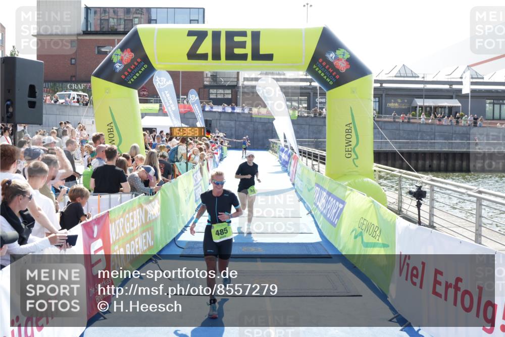 10.08.2025 - GEWOBA Citytriathlon Bremen H.Heesch http://msf.ph/oto/8557279 10.08.2025 15:35:35 Ziel 344, 485 meine-sportfotos.de
