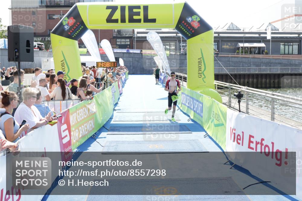 10.08.2025 - GEWOBA Citytriathlon Bremen H.Heesch http://msf.ph/oto/8557298 10.08.2025 14:58:14 Ziel 3 meine-sportfotos.de