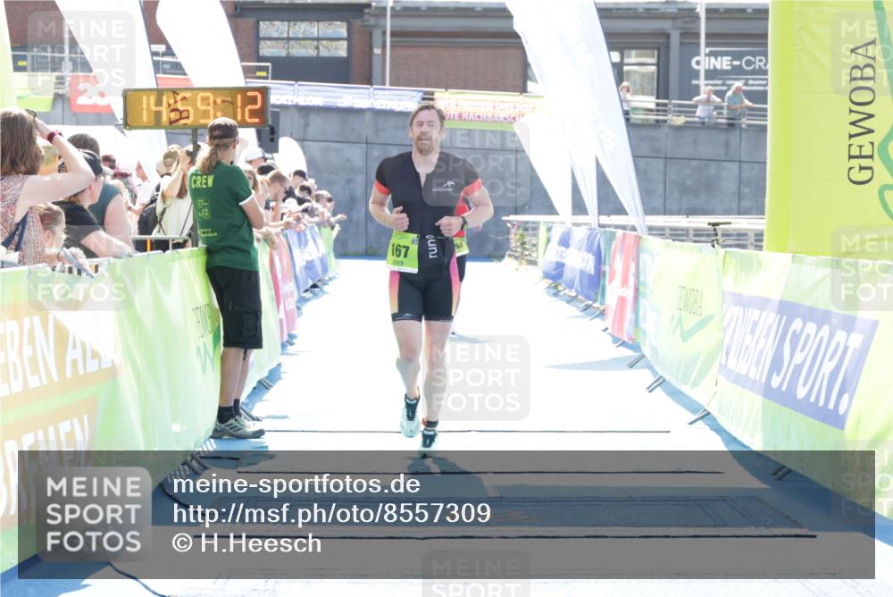 10.08.2025 - GEWOBA Citytriathlon Bremen H.Heesch http://msf.ph/oto/8557309 10.08.2025 14:59:16 Ziel 156, 167 meine-sportfotos.de