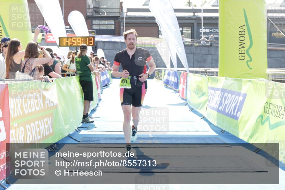 10.08.2025 - GEWOBA Citytriathlon Bremen H.Heesch http://msf.ph/oto/8557313 10.08.2025 14:59:17 Ziel 156, 167 meine-sportfotos.de