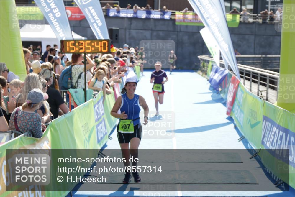 10.08.2025 - GEWOBA Citytriathlon Bremen H.Heesch http://msf.ph/oto/8557314 10.08.2025 15:35:44 Ziel 399, 507 meine-sportfotos.de