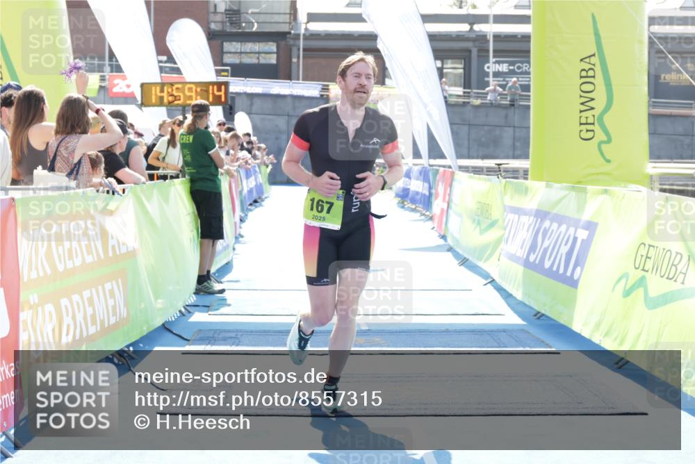 10.08.2025 - GEWOBA Citytriathlon Bremen H.Heesch http://msf.ph/oto/8557315 10.08.2025 14:59:17 Ziel 156, 167 meine-sportfotos.de