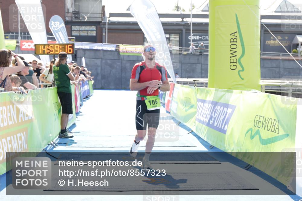 10.08.2025 - GEWOBA Citytriathlon Bremen H.Heesch http://msf.ph/oto/8557323 10.08.2025 14:59:20 Ziel 156, 167 meine-sportfotos.de