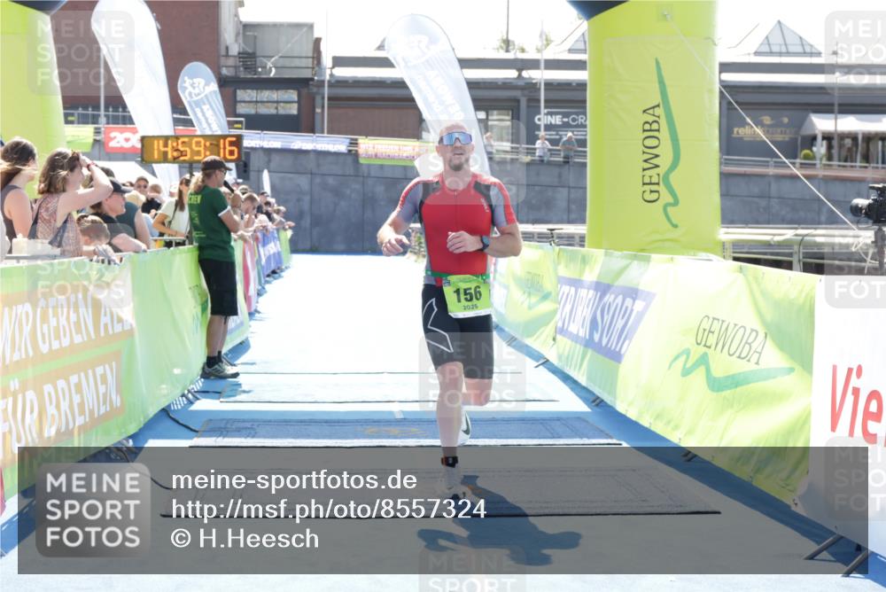 10.08.2025 - GEWOBA Citytriathlon Bremen H.Heesch http://msf.ph/oto/8557324 10.08.2025 14:59:20 Ziel 156, 167 meine-sportfotos.de