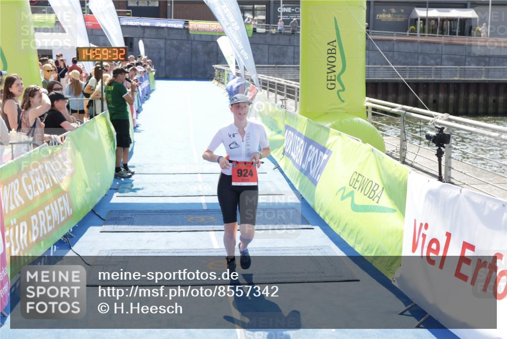 10.08.2025 - GEWOBA Citytriathlon Bremen H.Heesch http://msf.ph/oto/8557342 10.08.2025 14:59:36 Ziel 924 meine-sportfotos.de