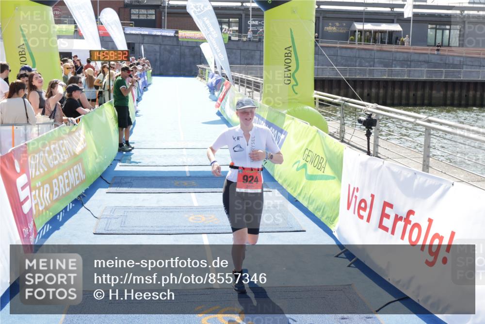 10.08.2025 - GEWOBA Citytriathlon Bremen H.Heesch http://msf.ph/oto/8557346 10.08.2025 14:59:36 Ziel 924 meine-sportfotos.de