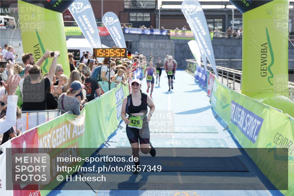 10.08.2025 - GEWOBA Citytriathlon Bremen H.Heesch http://msf.ph/oto/8557349 10.08.2025 15:35:56 Ziel 328, 356, 429, 492 meine-sportfotos.de