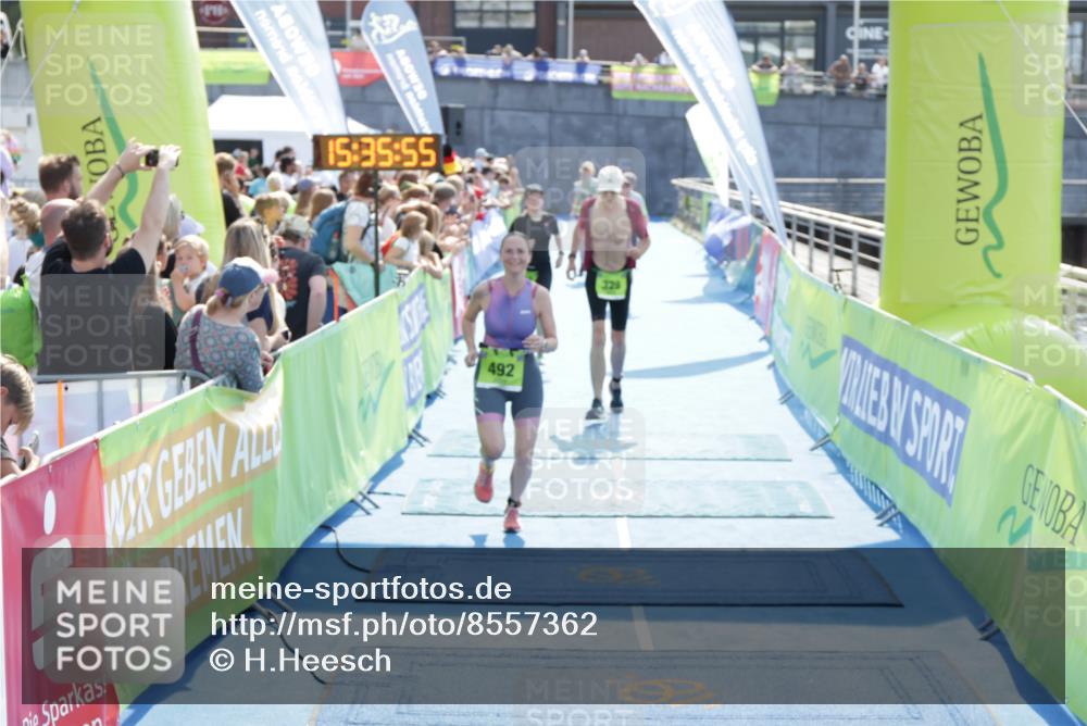 10.08.2025 - GEWOBA Citytriathlon Bremen H.Heesch http://msf.ph/oto/8557362 10.08.2025 15:35:59 Ziel 320, 328, 356, 410, 429, 492 meine-sportfotos.de