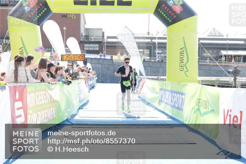10.08.2025 - GEWOBA Citytriathlon Bremen H.Heesch http://msf.ph/oto/8557370 10.08.2025 15:01:11 Ziel 27 meine-sportfotos.de