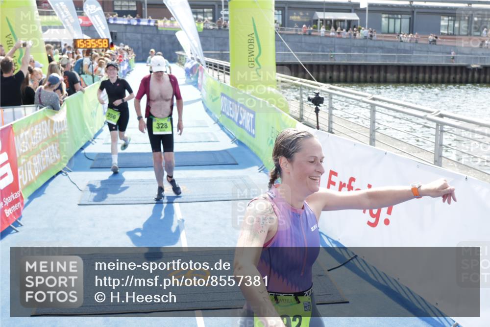 10.08.2025 - GEWOBA Citytriathlon Bremen H.Heesch http://msf.ph/oto/8557381 10.08.2025 15:36:01 Ziel 320, 328, 356, 410, 429, 492 meine-sportfotos.de