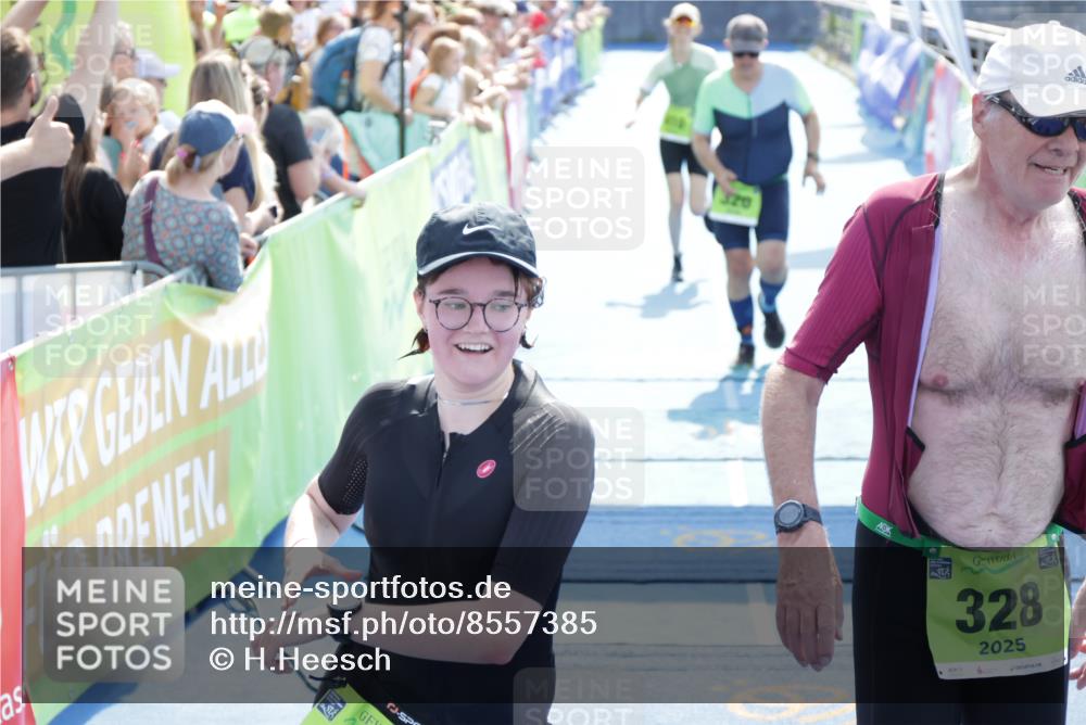 10.08.2025 - GEWOBA Citytriathlon Bremen H.Heesch http://msf.ph/oto/8557385 10.08.2025 15:36:03 Ziel 320, 328, 356, 410, 492 meine-sportfotos.de