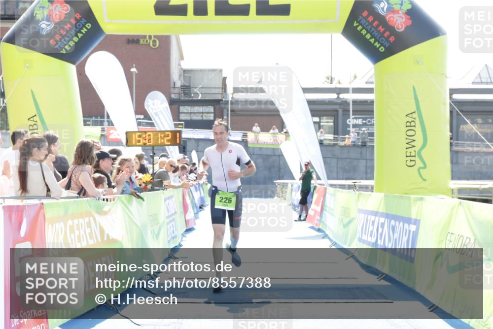 10.08.2025 - GEWOBA Citytriathlon Bremen H.Heesch http://msf.ph/oto/8557388 10.08.2025 15:01:25 Ziel 226 meine-sportfotos.de
