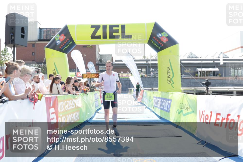 10.08.2025 - GEWOBA Citytriathlon Bremen H.Heesch http://msf.ph/oto/8557394 10.08.2025 15:01:26 Ziel 226 meine-sportfotos.de