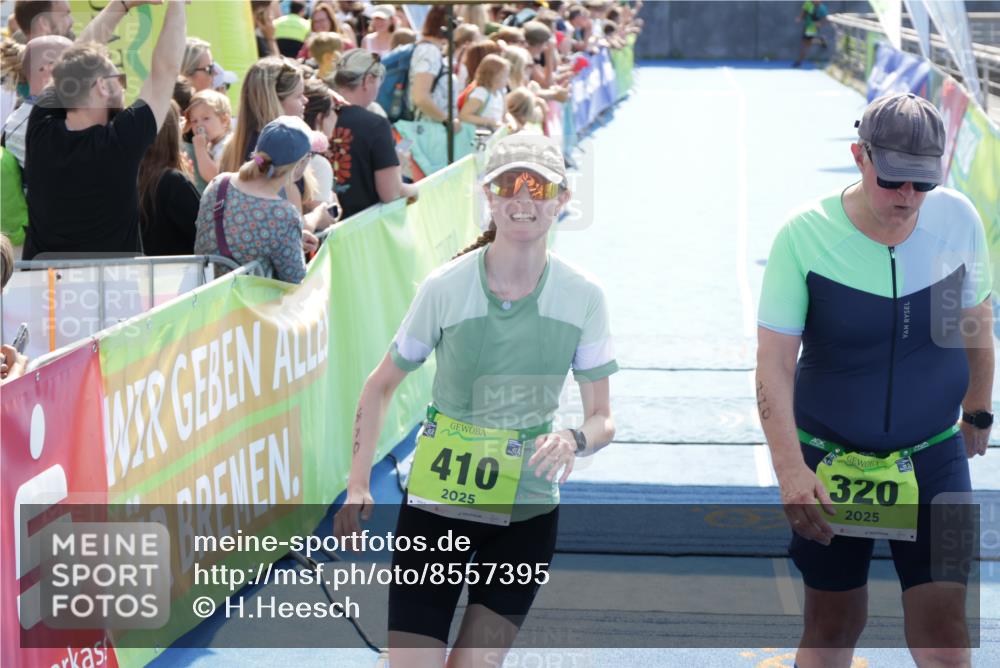 10.08.2025 - GEWOBA Citytriathlon Bremen H.Heesch http://msf.ph/oto/8557395 10.08.2025 15:36:07 Ziel 320, 328, 356, 410 meine-sportfotos.de