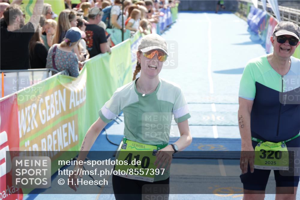 10.08.2025 - GEWOBA Citytriathlon Bremen H.Heesch http://msf.ph/oto/8557397 10.08.2025 15:36:07 Ziel 320, 328, 356, 410 meine-sportfotos.de