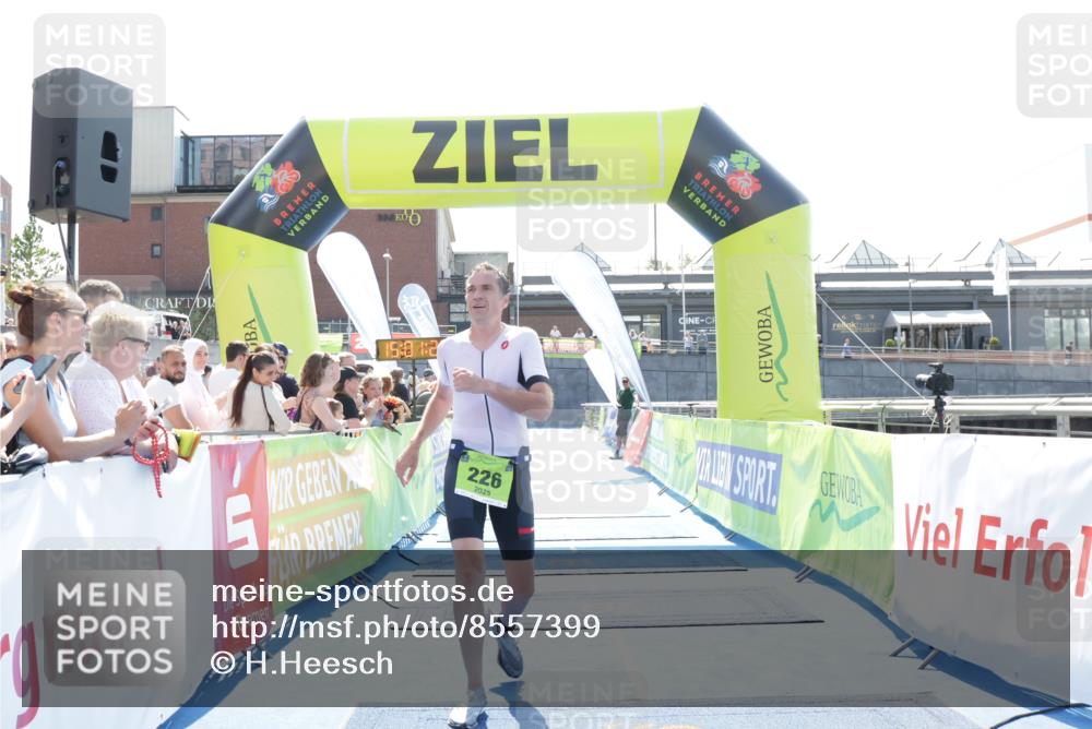 10.08.2025 - GEWOBA Citytriathlon Bremen H.Heesch http://msf.ph/oto/8557399 10.08.2025 15:01:27 Ziel 226 meine-sportfotos.de
