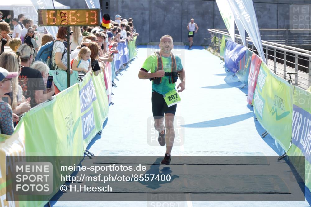 10.08.2025 - GEWOBA Citytriathlon Bremen H.Heesch http://msf.ph/oto/8557400 10.08.2025 15:36:17 Ziel 207 meine-sportfotos.de