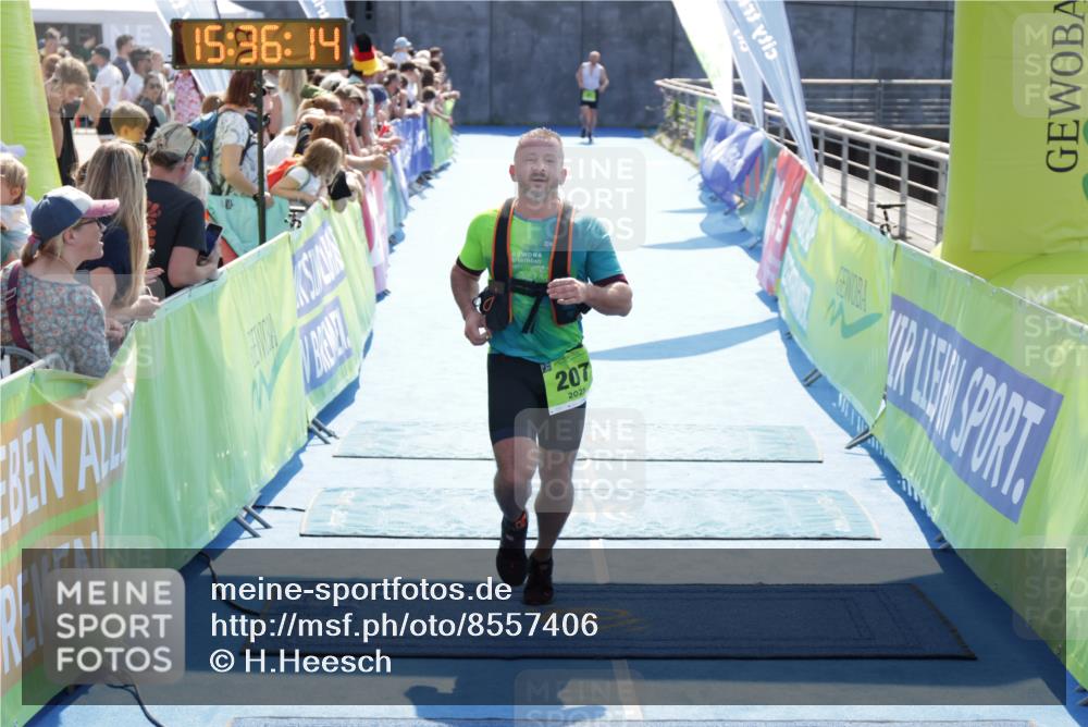 10.08.2025 - GEWOBA Citytriathlon Bremen H.Heesch http://msf.ph/oto/8557406 10.08.2025 15:36:18 Ziel 207 meine-sportfotos.de