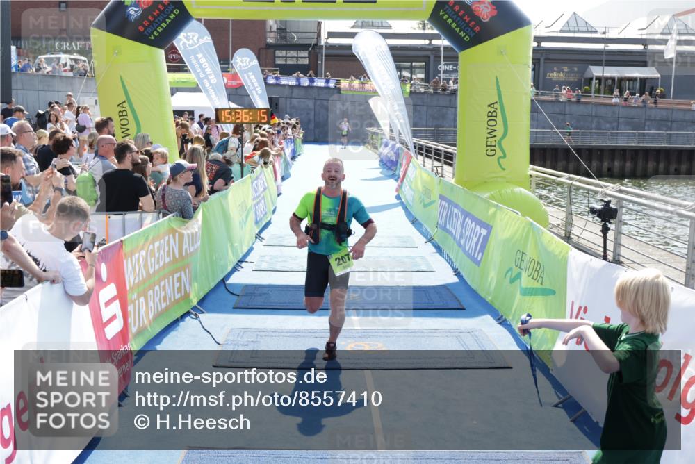 10.08.2025 - GEWOBA Citytriathlon Bremen H.Heesch http://msf.ph/oto/8557410 10.08.2025 15:36:19 Ziel 207 meine-sportfotos.de